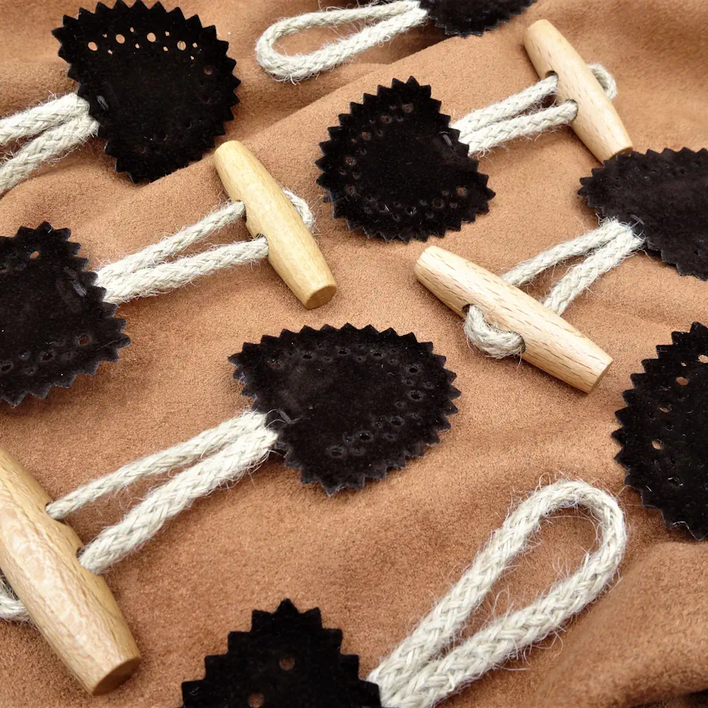 Alamaro Marrone Con Olivetta Legno Per Cappotto Set 405 02