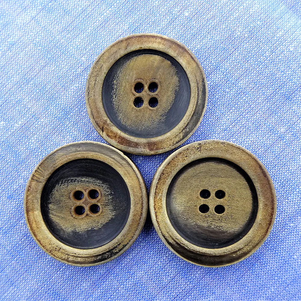 Bottone Corno Cappotto Effetto Bruciato Makamaga Codice Set349 02