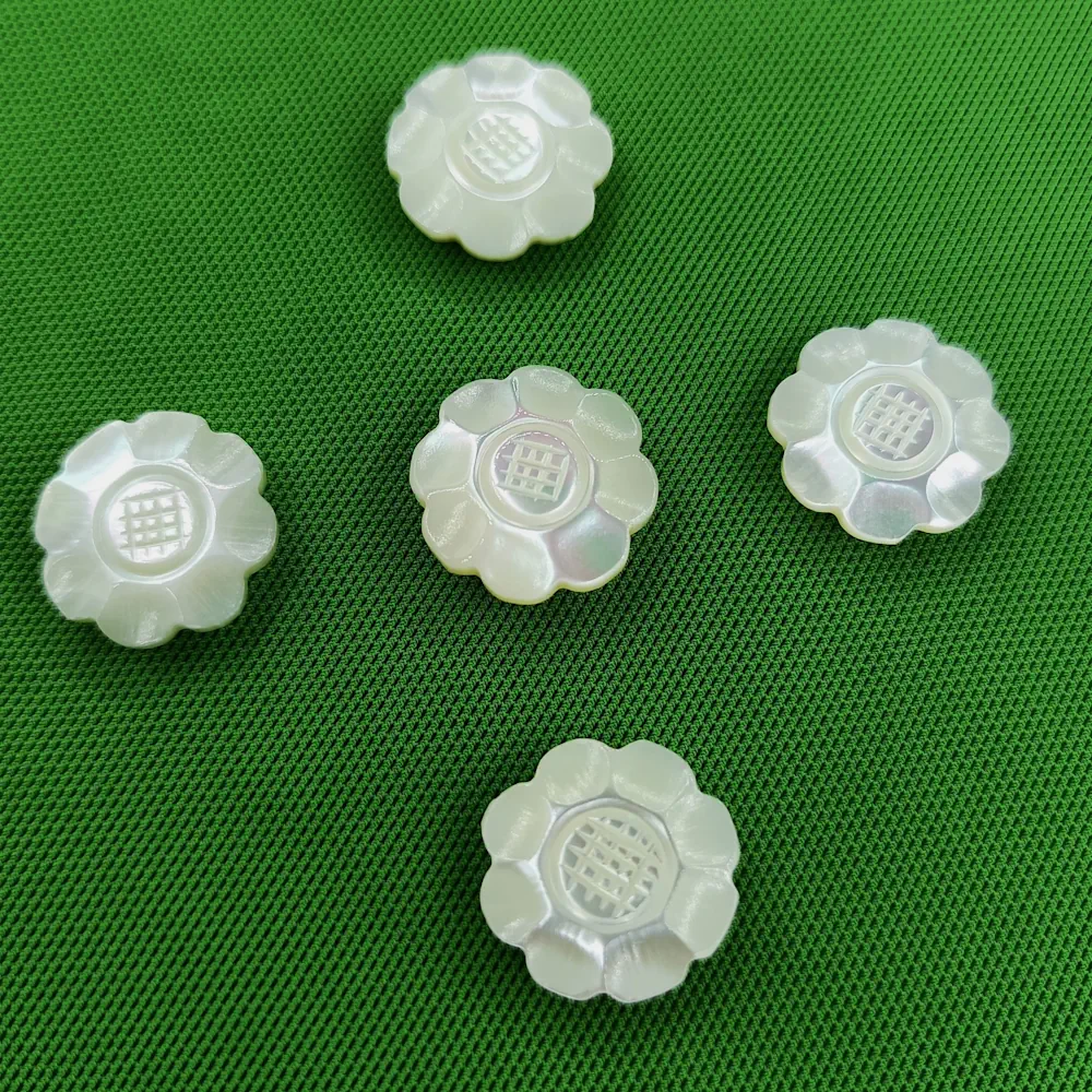 Bottoni Madreperla Margherite Bianche Set488 03 - MakaMaga